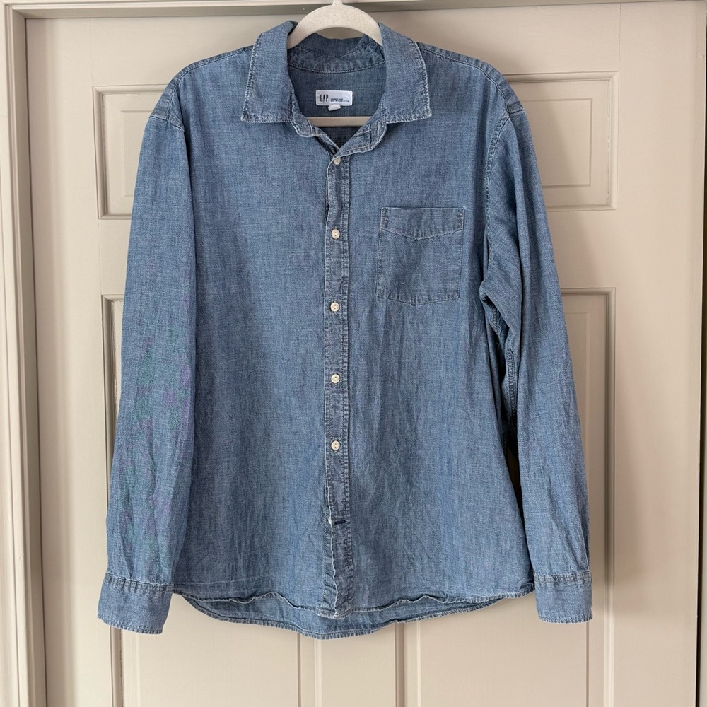 GAP Chambray Button Down Shirt Men’s XL 100% Cotton Blue Casual